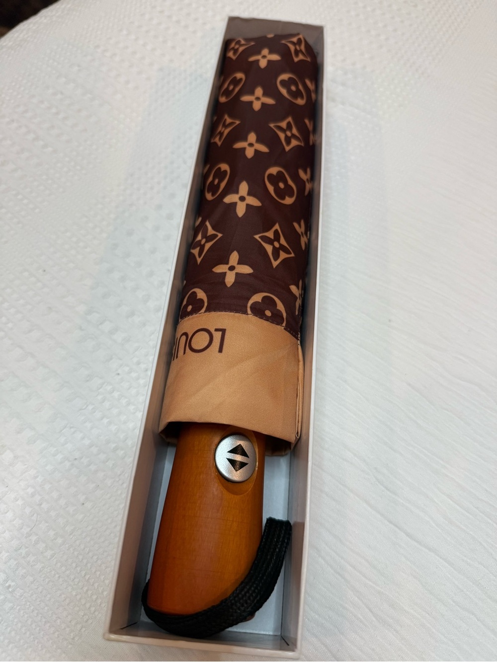Louis Vuitton Monogram LARGE Umbrella in Brown and Tan
